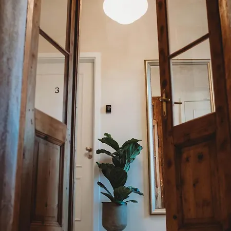 Casarosa Grande Boutique Apt, *